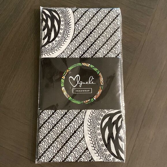 Love Iguehi Black and White Print Head Wrap - Picture 2 of 6